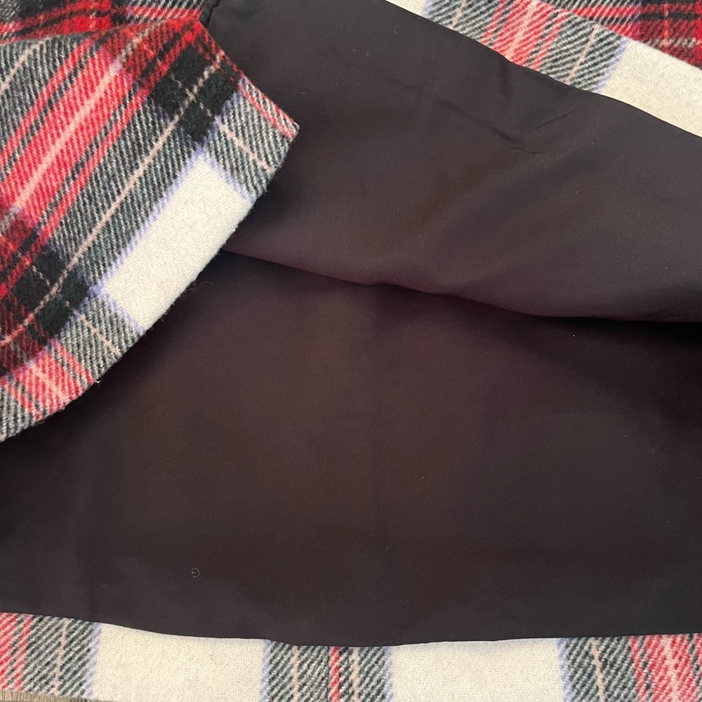 Hollister Red and Black Plaid Mini Skirt size Small - Picture 2 of 8